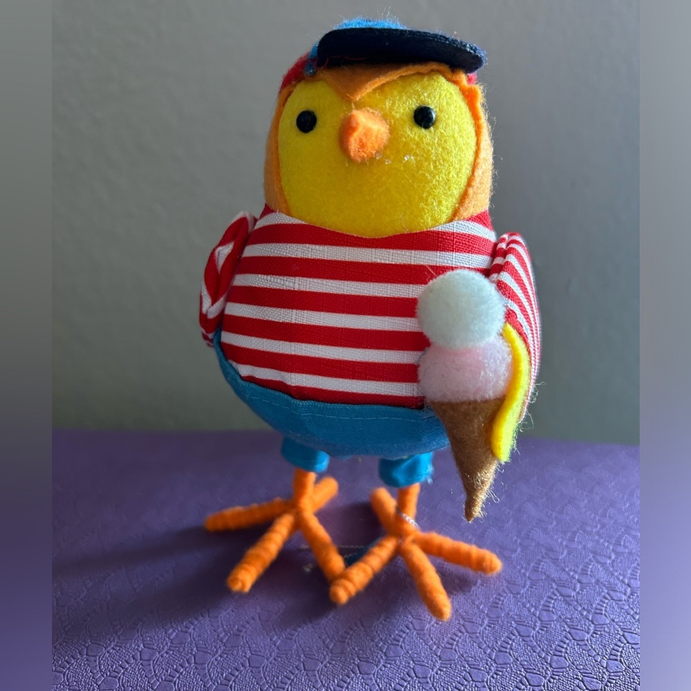 Target Bird Summer 2023 Featherly Friend - Scoop